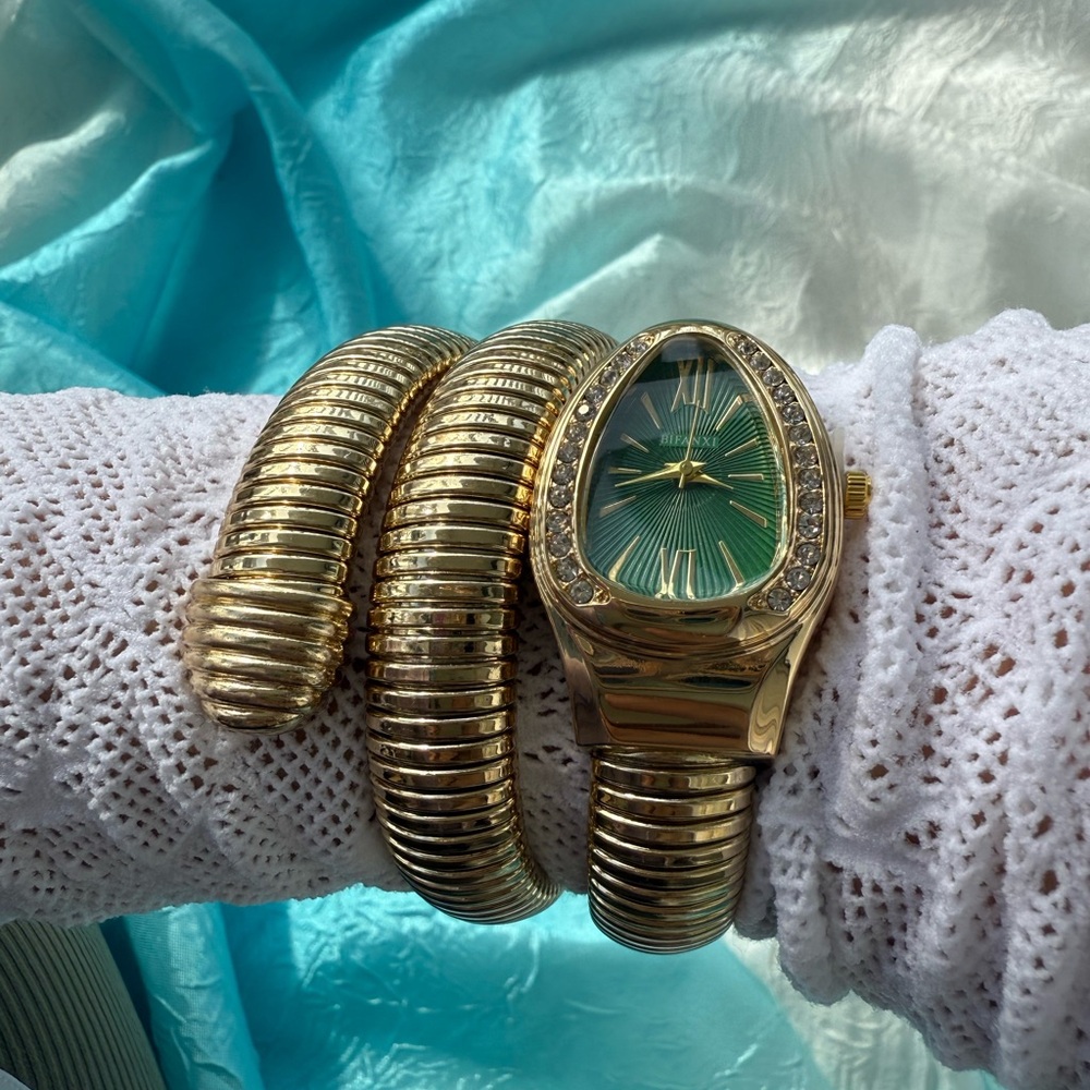 Serpenti Elegant Gold Wrap Women's Watch - Picture 16 of 16